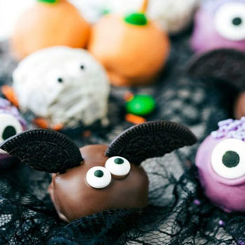 5 Vidám süti dekorálási ötlet Halloween desszert golyókra