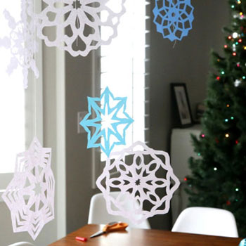 Egyszerű papír hópelyhek - függő ablakdekoráció papírból