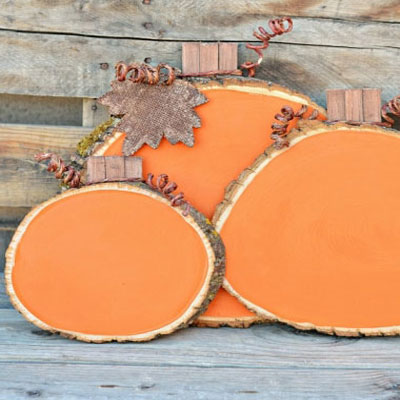 Painted wood slice pumpkins - fall garden decor