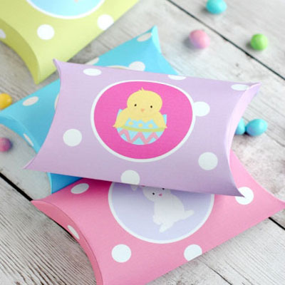 Cute Easter pillow boxes - gift boxes (free printable)