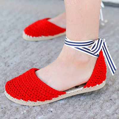DIY Crochet espadrilles with flip-flop soles (free pattern)