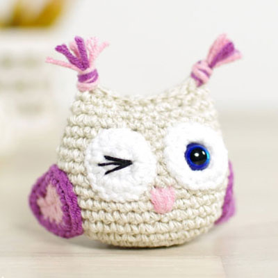 DIY Small winking amigurumi owl - free crochet owl pattern