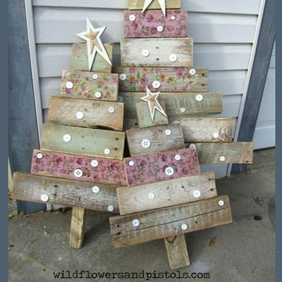 DIY Rustic pallet wood Christmas tree