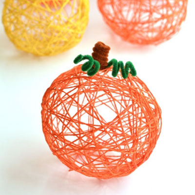 DIY Yarn ball pumpkins - fall yarn craft