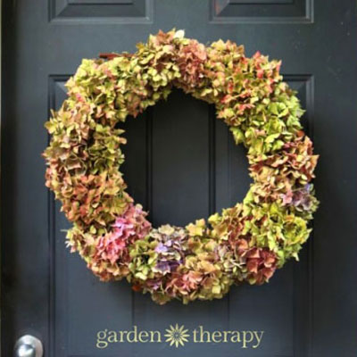Easy DIY Dried hydrangea wreath - wreath making tutorial