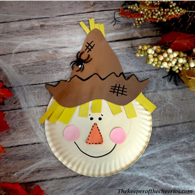 DIY Paper plate scarecrow - fun fall craft for kids