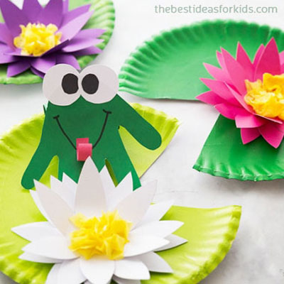 DIY 3D paper plate water lily with a handprint frog - kids craft