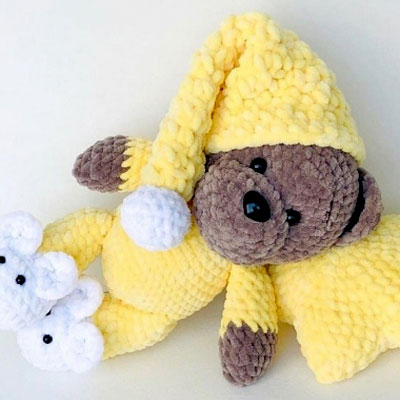 Soft amigurumi bear in pajamas (free crochet pattern & video tutorial)