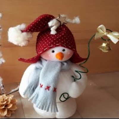 Adorable felt snowman plushie (Christmas decor) - video tutorial
