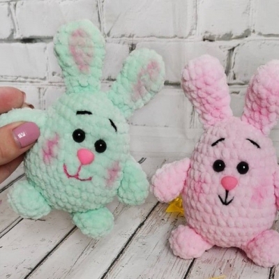 Soft amigurumi Easter bunny (free amigurumi pattern)