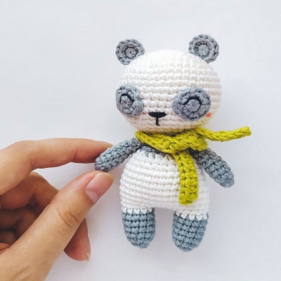 Little amigurumi panda (free amigurumi pattern)