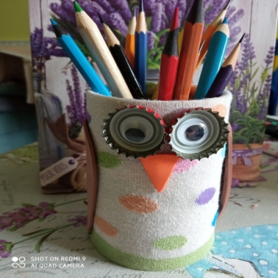 DIY Tin can owl pencil holder