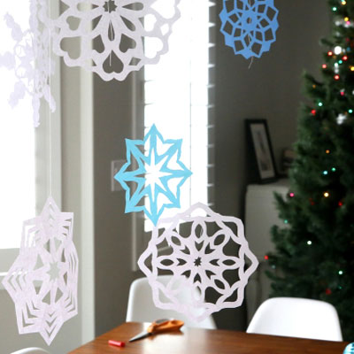 DIY Easy winter paper snowflake window decor
